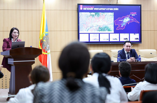 Улаанбаатар хот 2040 хөгжлийн ерөнхий төлөвлөгөөг Чингэлтэй, Сүхбаатар дүүргийн ЗДТГ-ын алба хаагчдад танилцууллаа